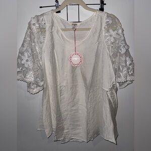 Umgee Women’s Cream Floral Lace Blouse